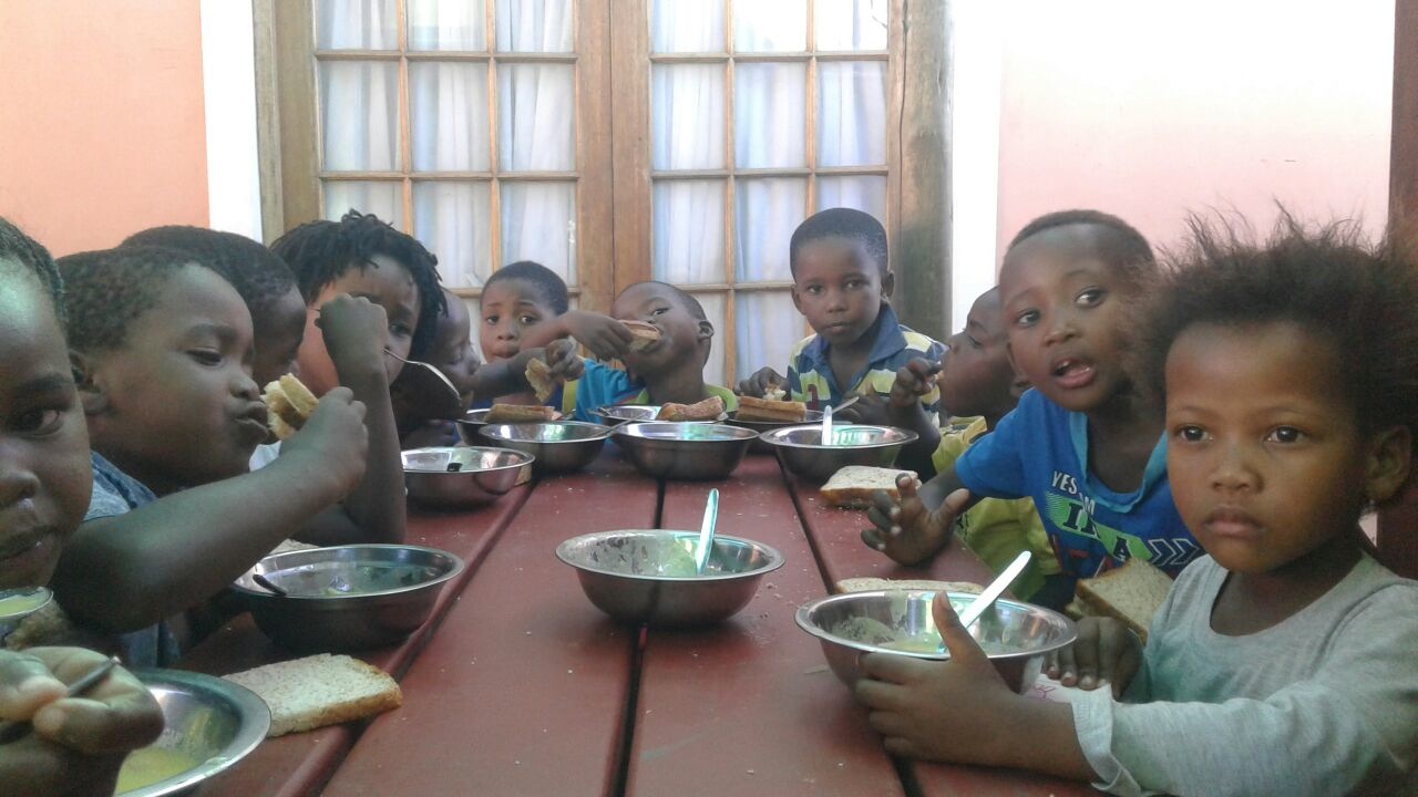 Kariega Volunteers Assist at Ekuphumleni Soup Kitchen