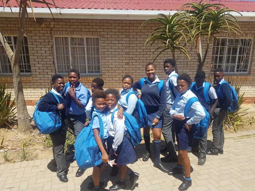 kariega-foundation-bomadancers-back-to-school.jpg