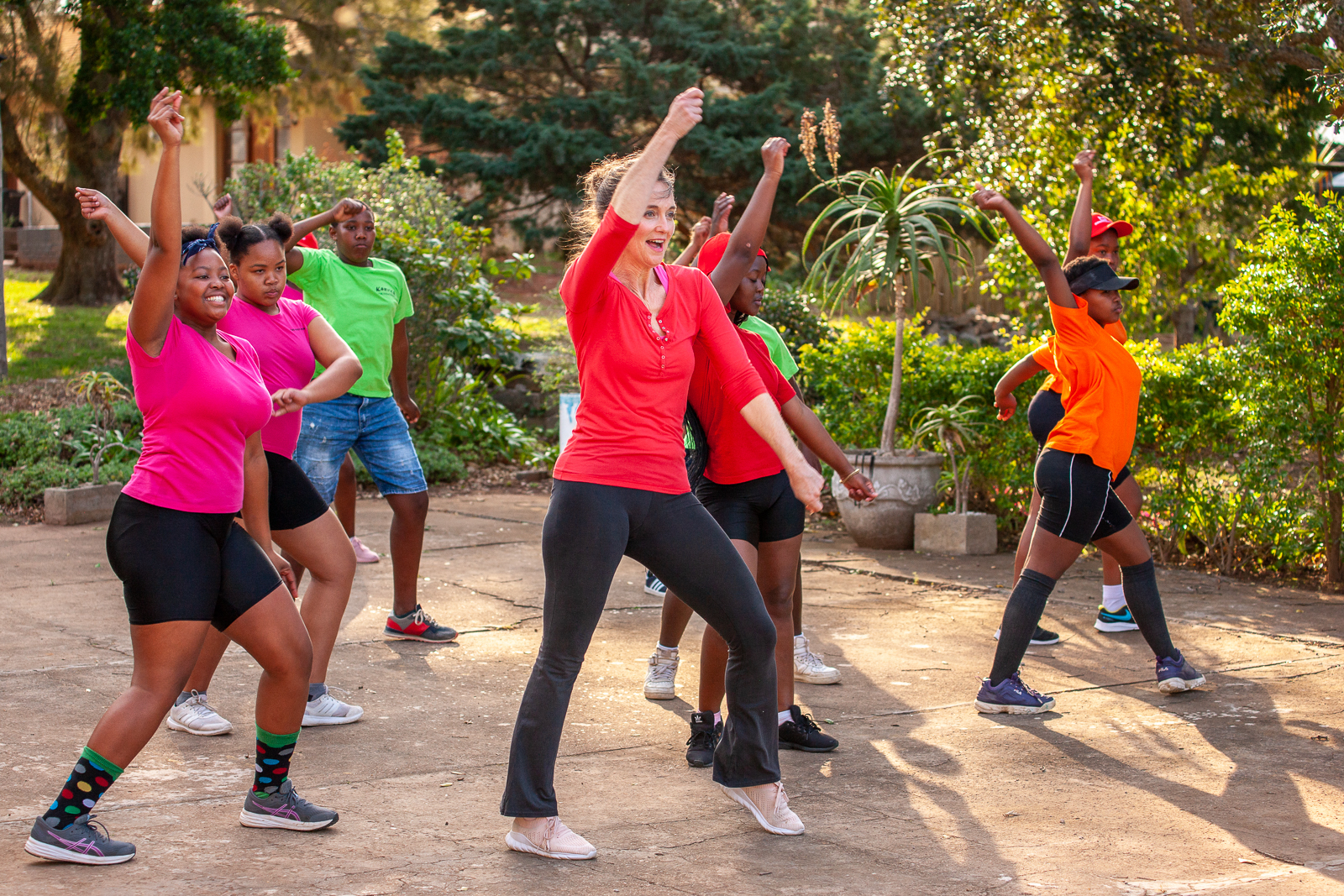 Suzy Davies performing with Kariega Boma Dancers