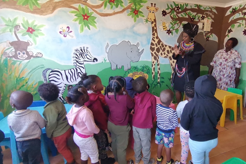 Kariega Rainbow Kids With New Painted Classroom