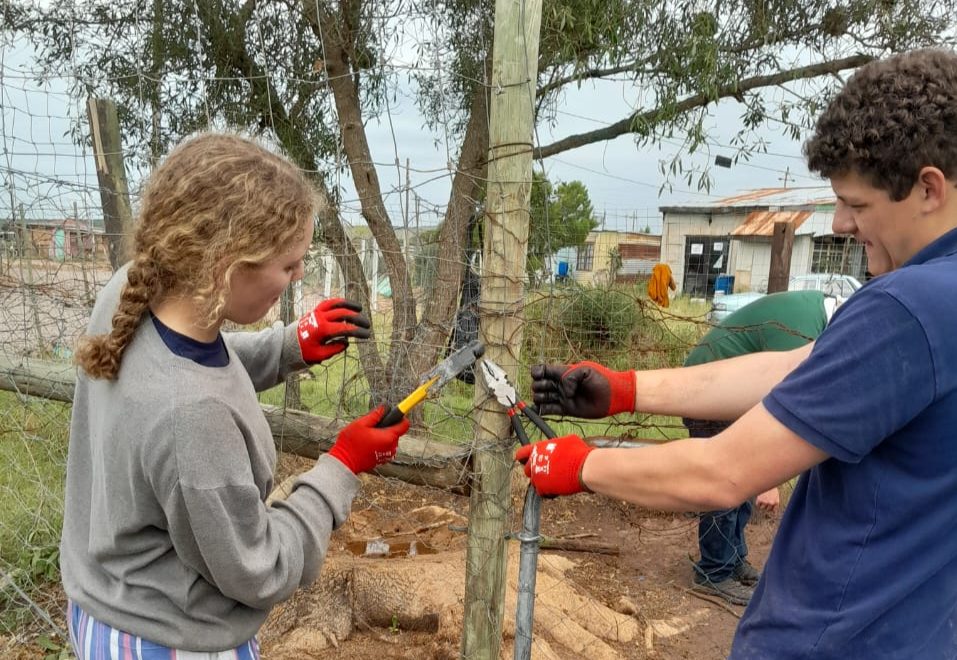 Izzy, Jessica, Ollie Communiy Work Izzy, Jessica, Ollie Communiy Work