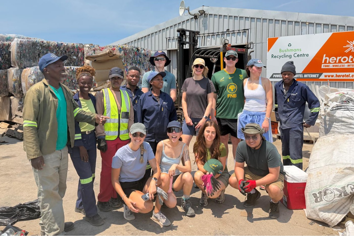 Ollie And Izzy Returning Kariega Volunteers   Recycling And Making The World A Better Place